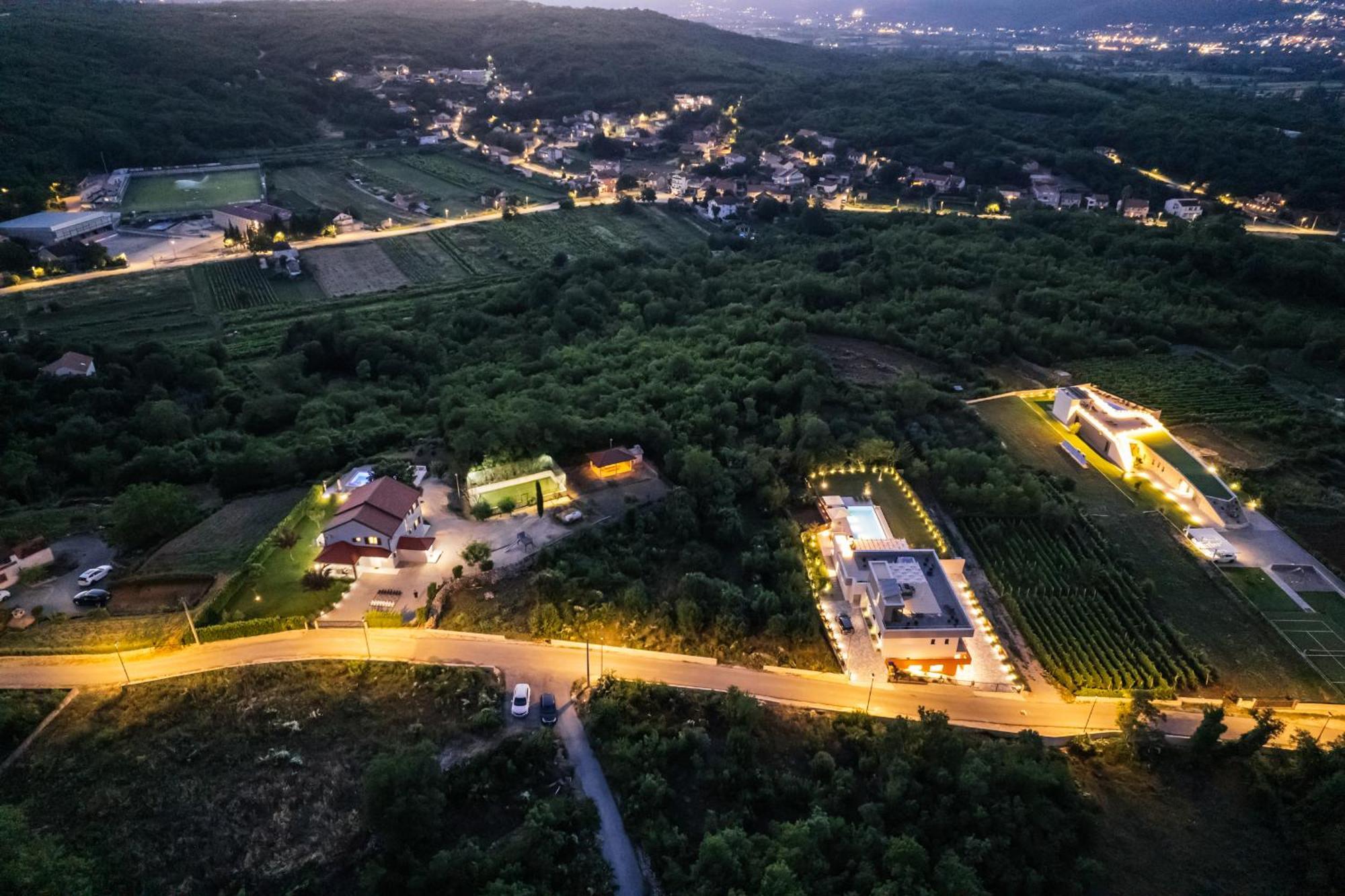 Villa Matko - Family Destination Zmijavci Экстерьер фото