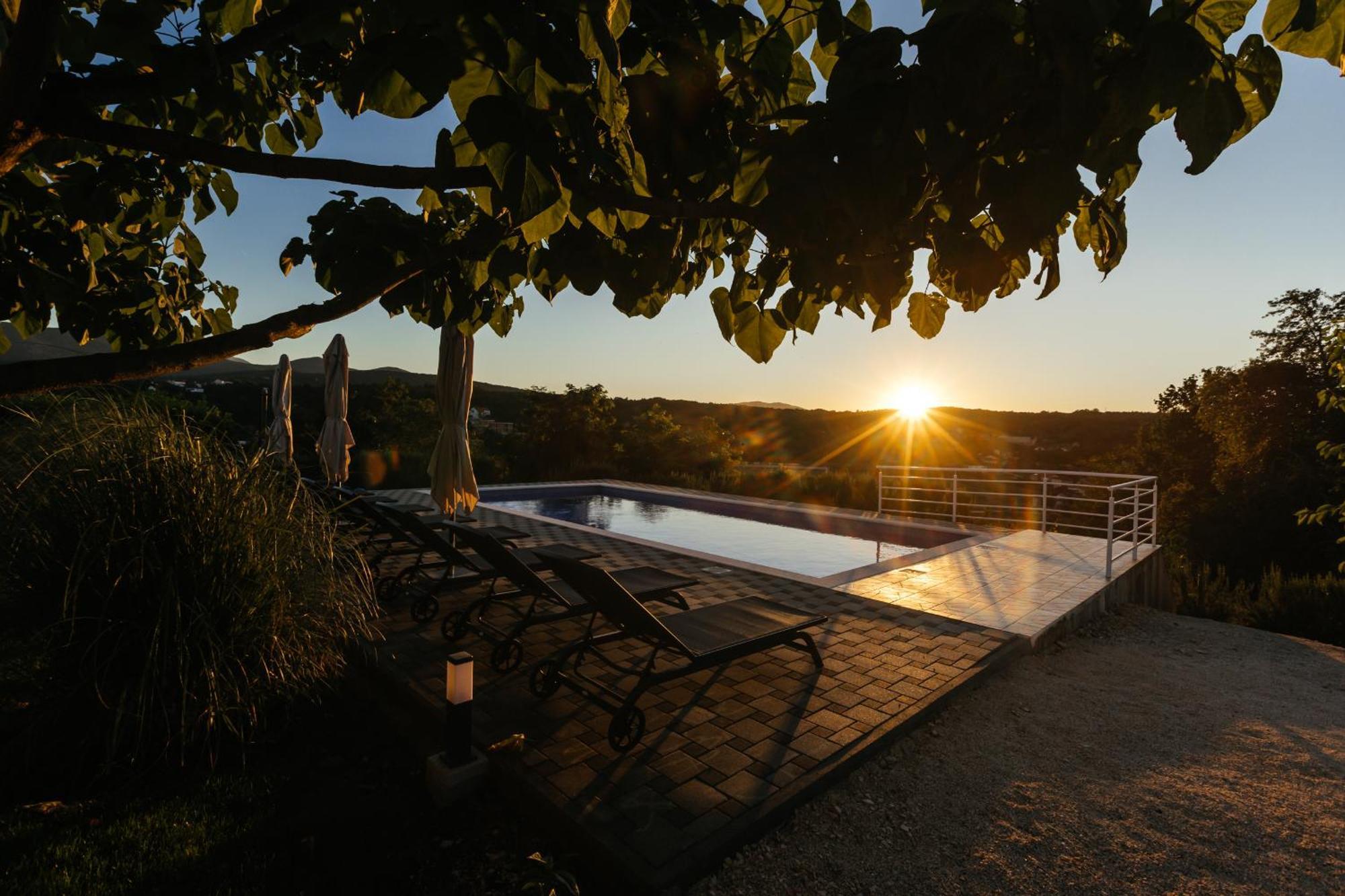 Villa Matko - Family Destination Zmijavci Экстерьер фото