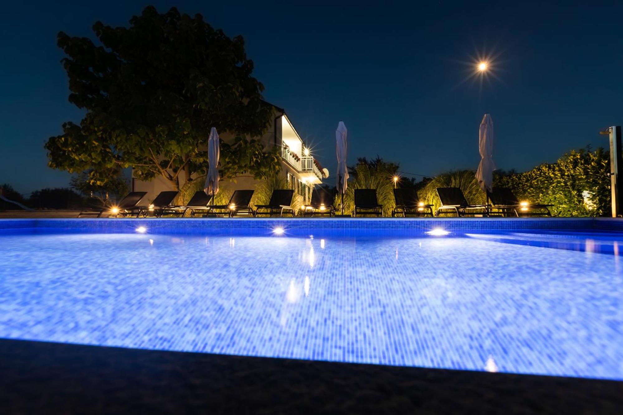 Villa Matko - Family Destination Zmijavci Экстерьер фото